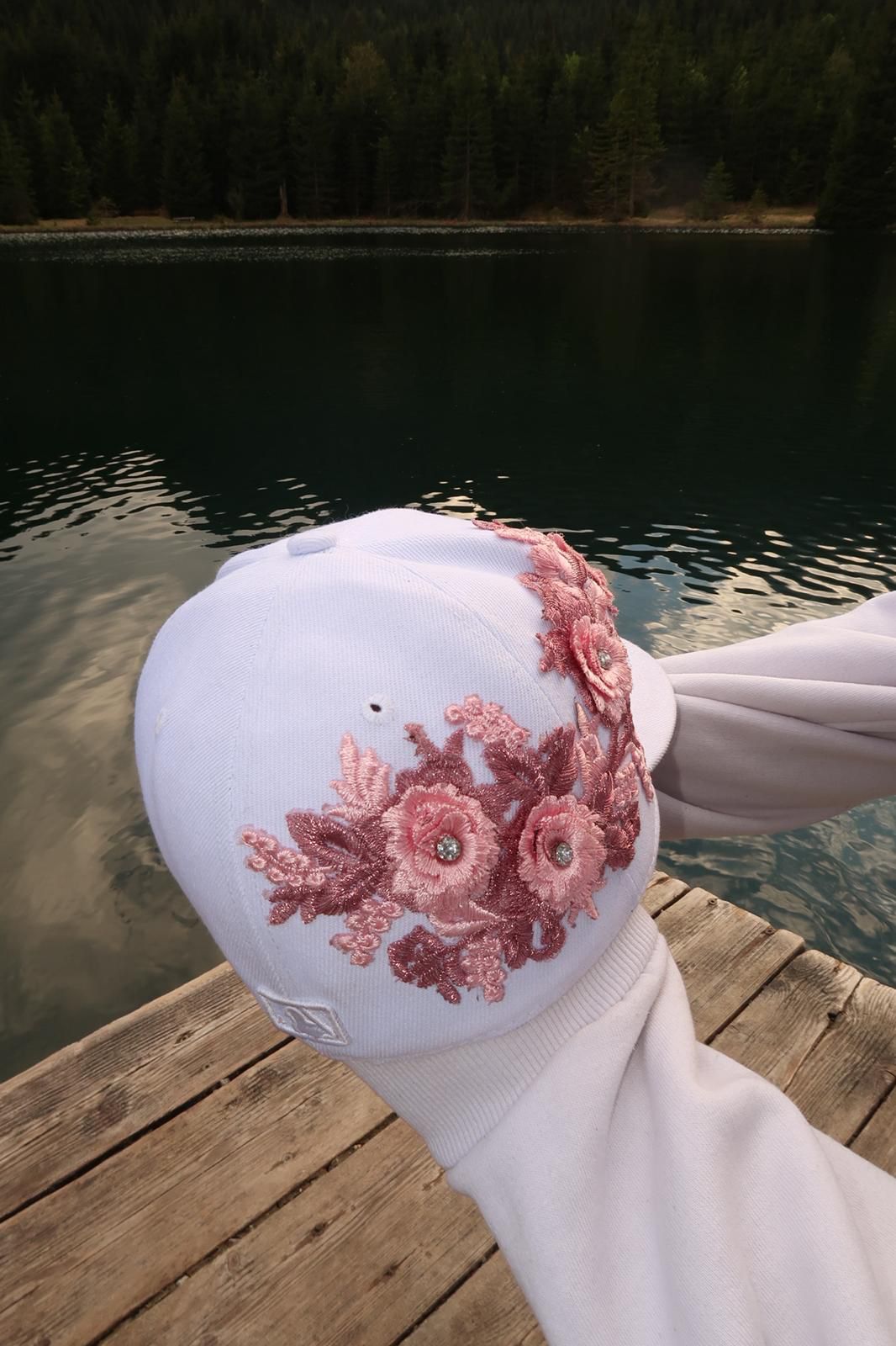 Bloom Culture – White Floral NY Fitted Cap